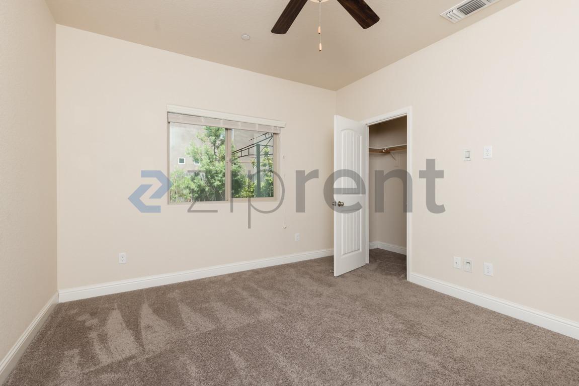 Building Photo - Unit 2