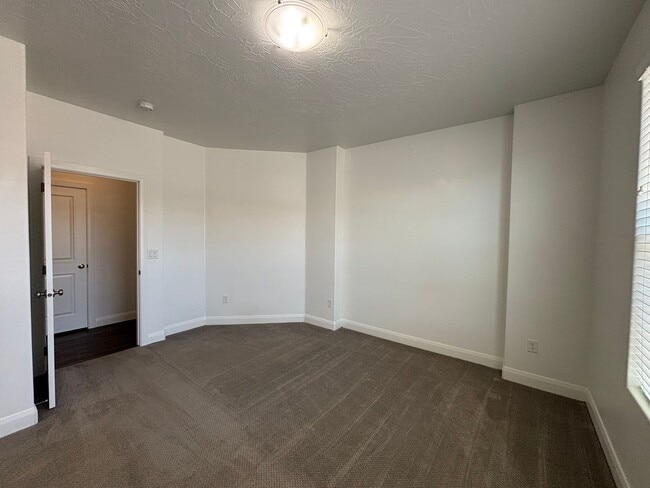 Building Photo - Private Comfort for All: 3-Bedroom All En-Suite Home