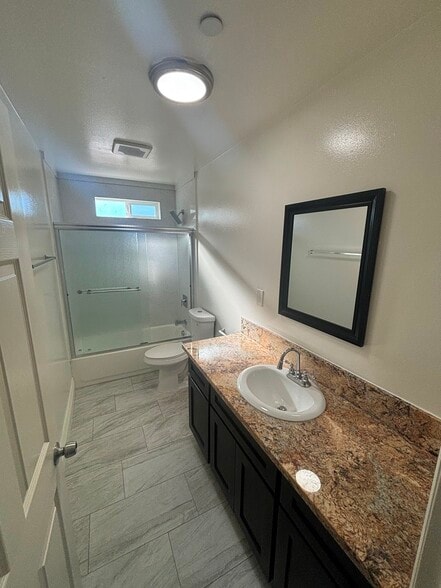 Building Photo - 1229 W Gage Ave