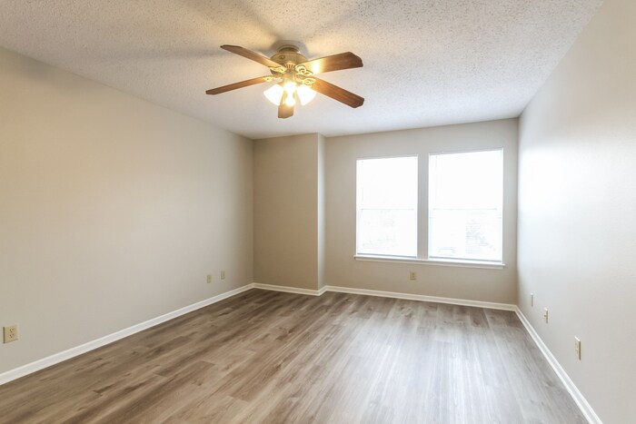 Building Photo - 2349 Collins Way