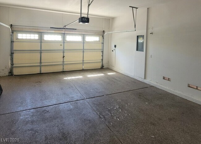 Building Photo - 9338 Wilderness Glen Ave