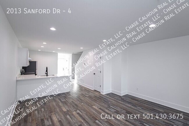 Building Photo - 2013 Sanford Dr