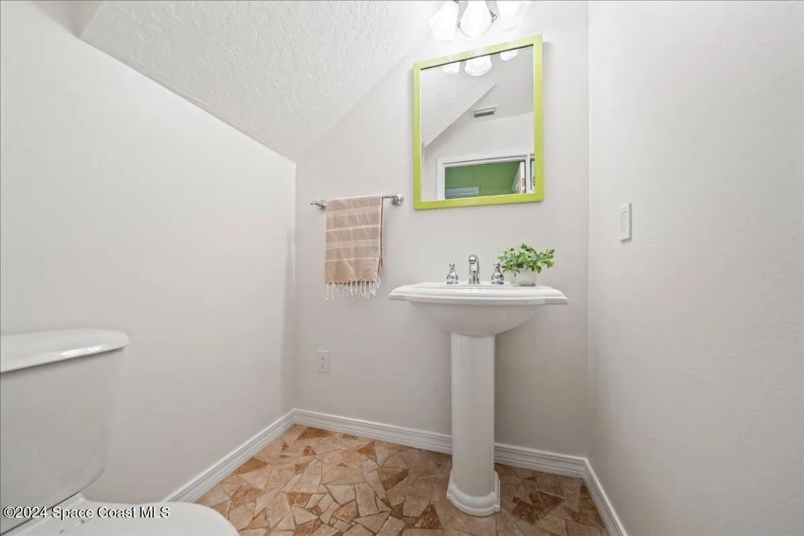 Building Photo - 1243 Water Lily Ln