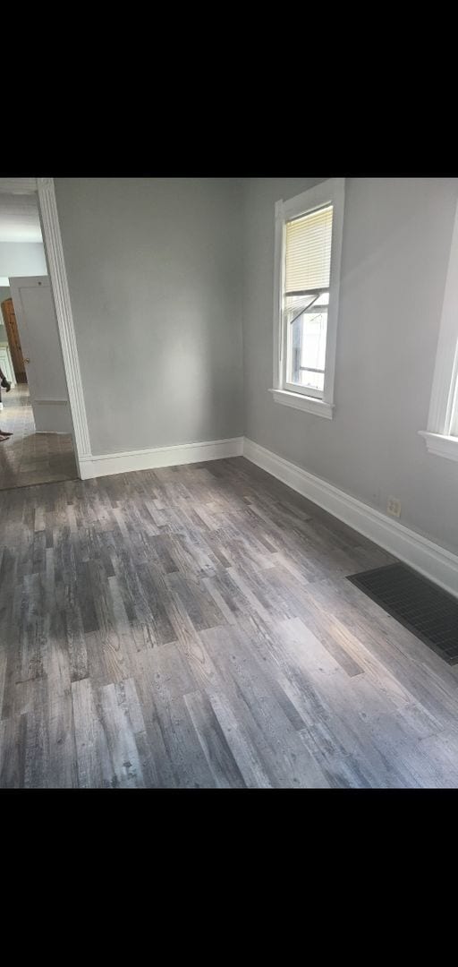 Building Photo - 4 Bed, 2 Bath/Remodled