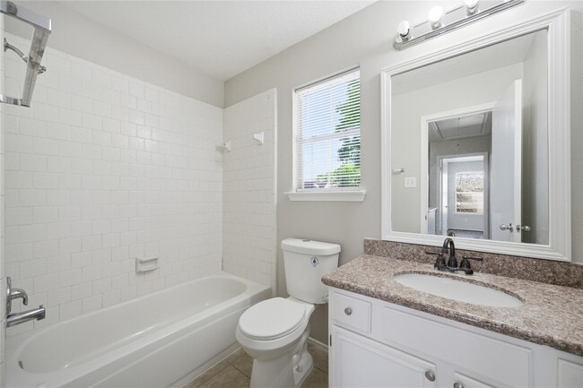 Building Photo - 2034 Greenwest Dr