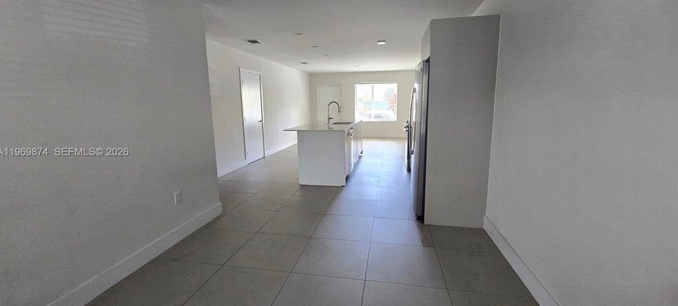 Building Photo - 2535 NE 193rd St