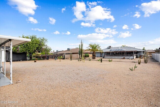 Building Photo - 12543 W Parkwood Dr