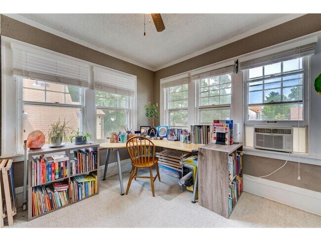 Building Photo - Gorgeous 6 Bedroom in Midway- June 2026 Mo...