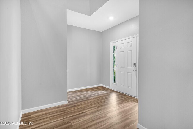 Building Photo - 150 Logrono Ct
