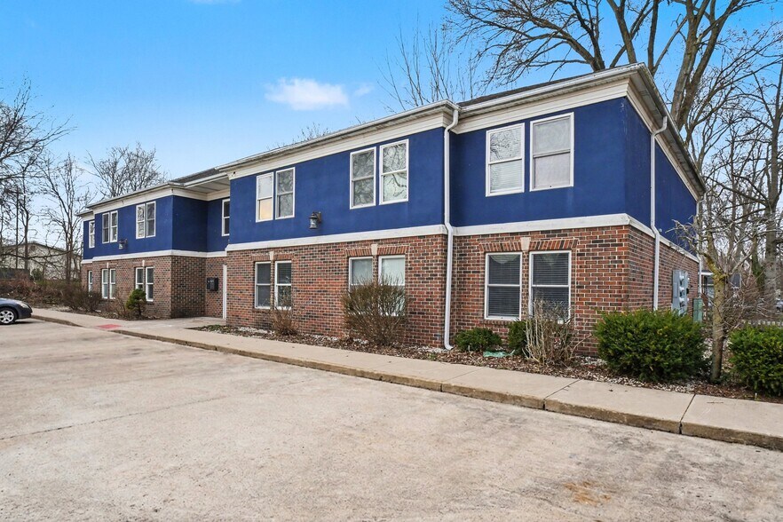 Building Photo - 118 Rhodes St