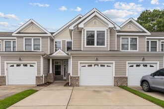Building Photo - Beautiful 3-Bedroom Condo in Norfolk.