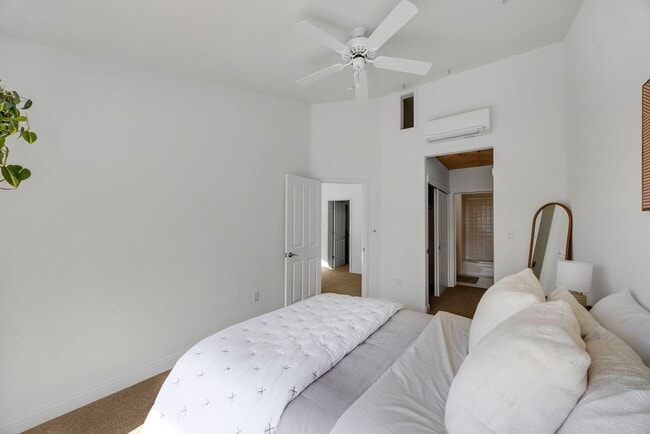Building Photo - Spacious Upcountry Townhome with Ocean Vie...