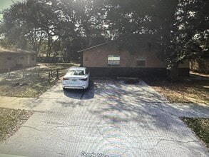 Building Photo - 825 Lyndhurst St