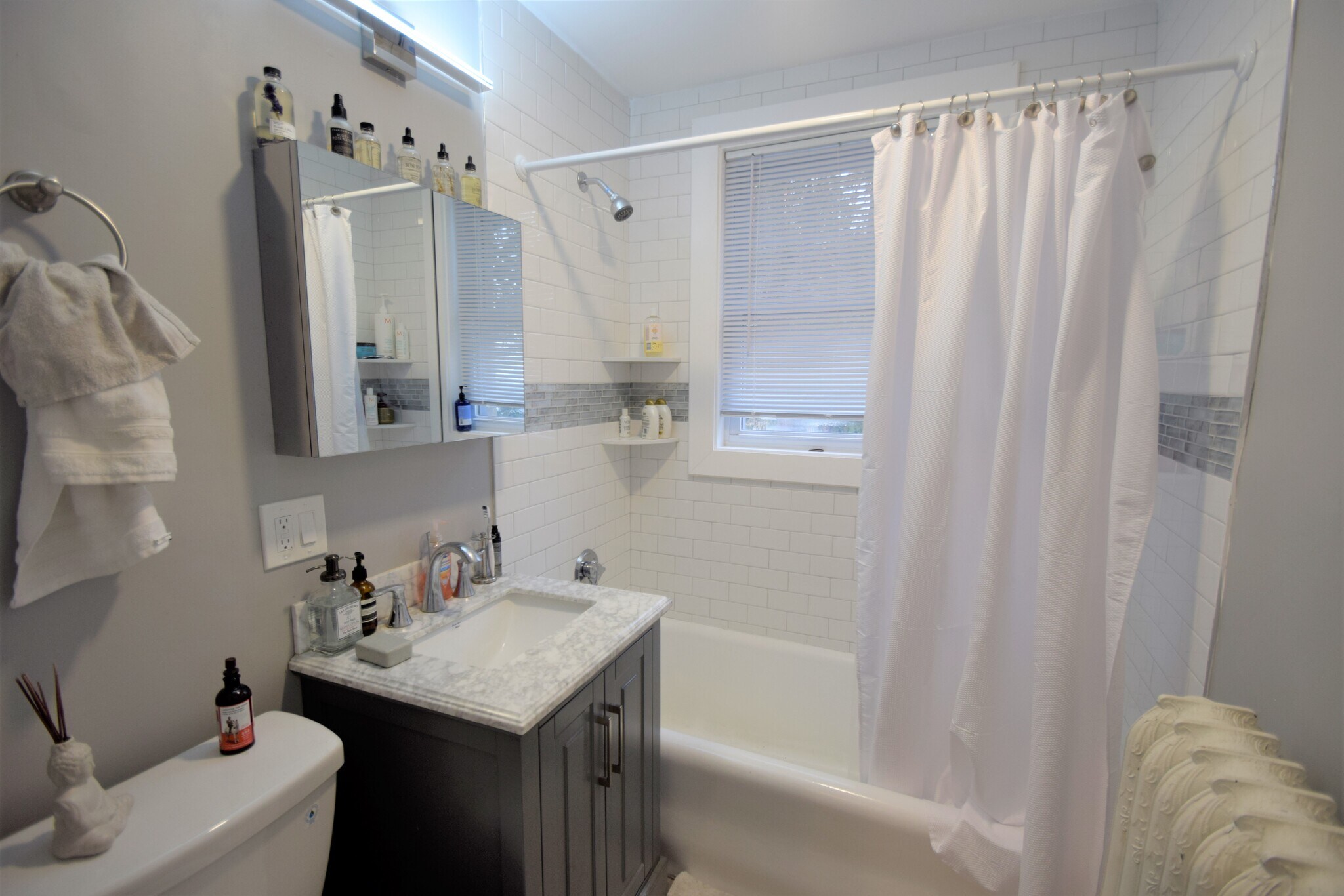 Building Photo - 235 Chestnut Hill Ave