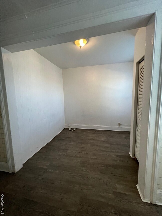 Building Photo - 24 S Eckar St