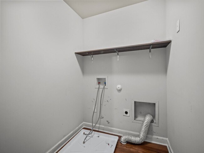 Building Photo - Welcome to Pepperwood Lane!