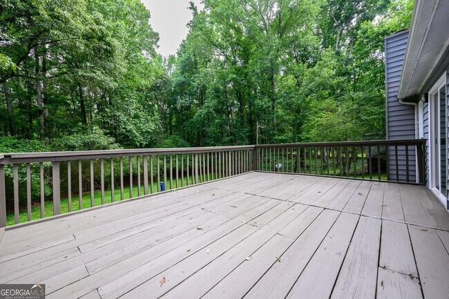 Building Photo - 2100 Whitebluff Way