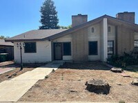 Building Photo - Charming 3 bedroom cottage for rent in Ree...