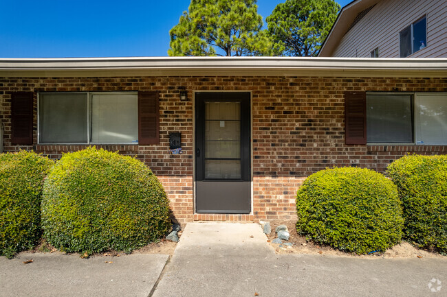 Entrance - Camelot Village Condominiums