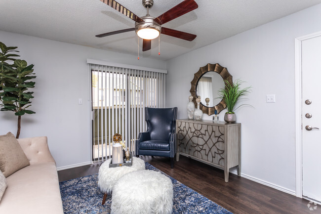 1BR, 1BA - 577SF Living Room - 5Fifty Apartments