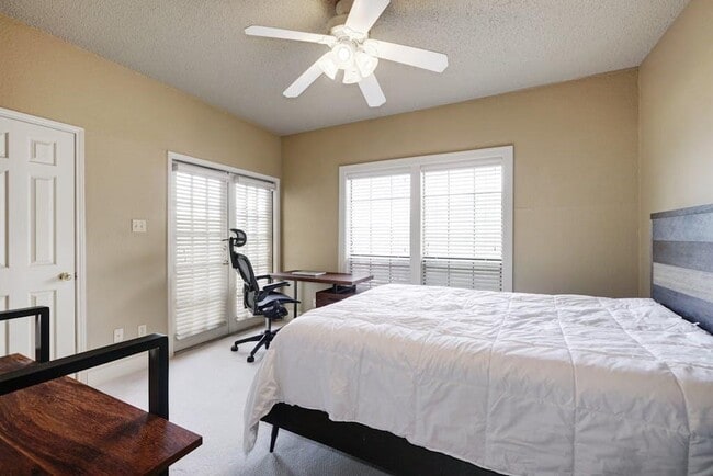 Building Photo - 3001 Cedar St