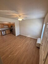 Building Photo - 130 E Center Town Dr