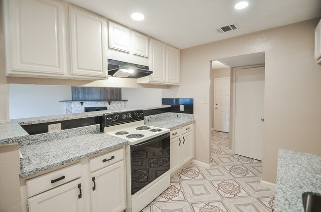 Building Photo - 4811 Raven Ridge Dr