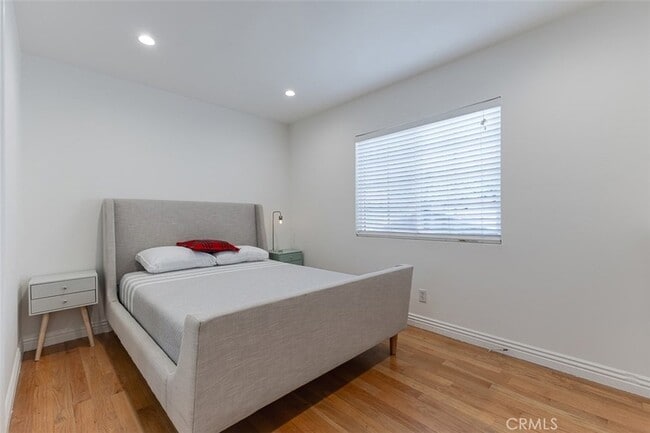 Building Photo - 1217 Elm Ave