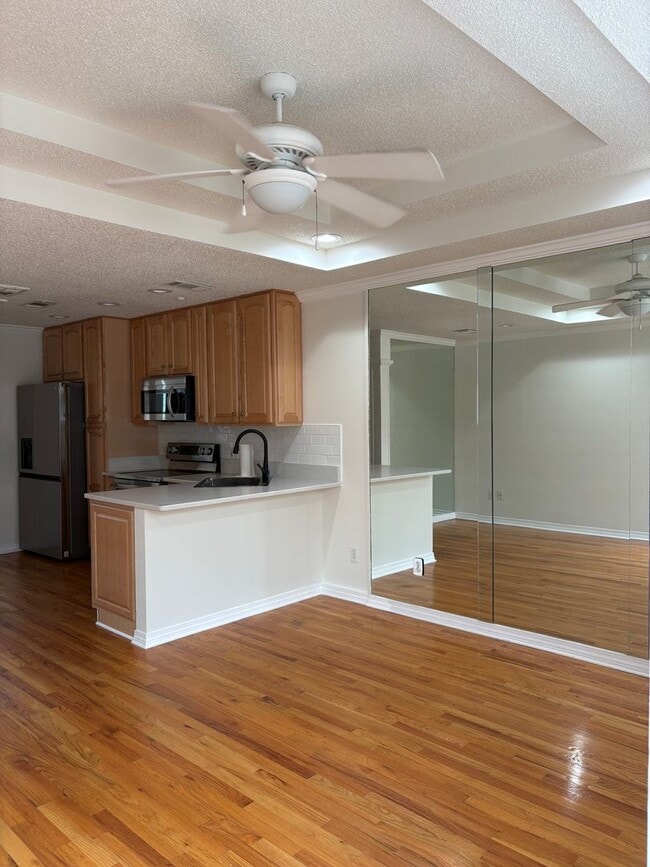 Building Photo - 2855 St Charles Ave