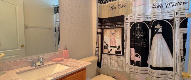 Building Photo - 1131 N Hampton Dr