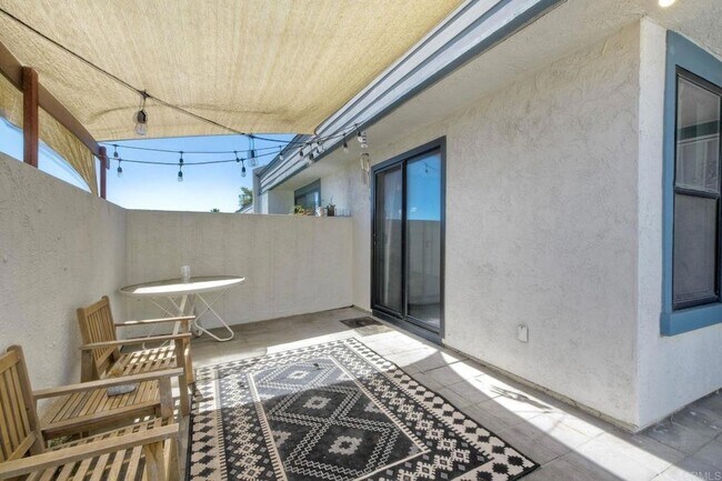Building Photo - 151 Bronze Way