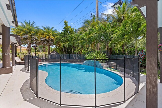 Building Photo - 16601 SW 87th Ct