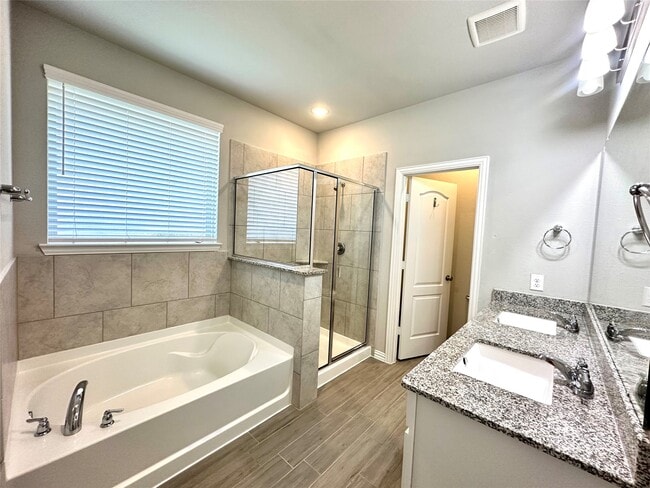 Building Photo - 8319 Divot Trce