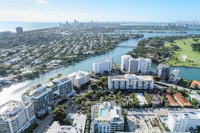 Building Photo - 1025 92nd St