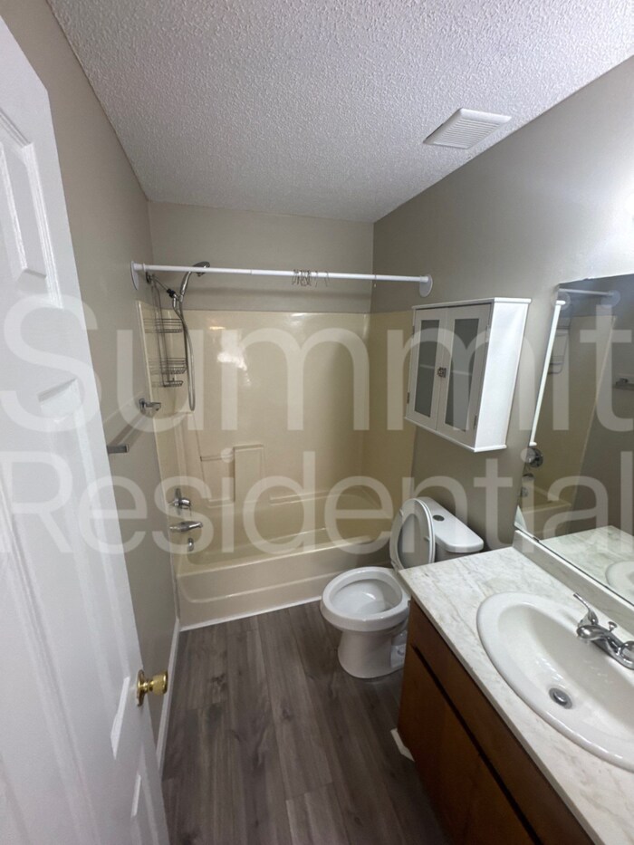 Building Photo - 1119 Huger St