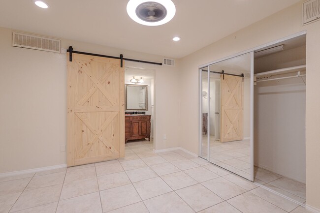 Building Photo - Nice and roomy one bedroom, First floor fl...
