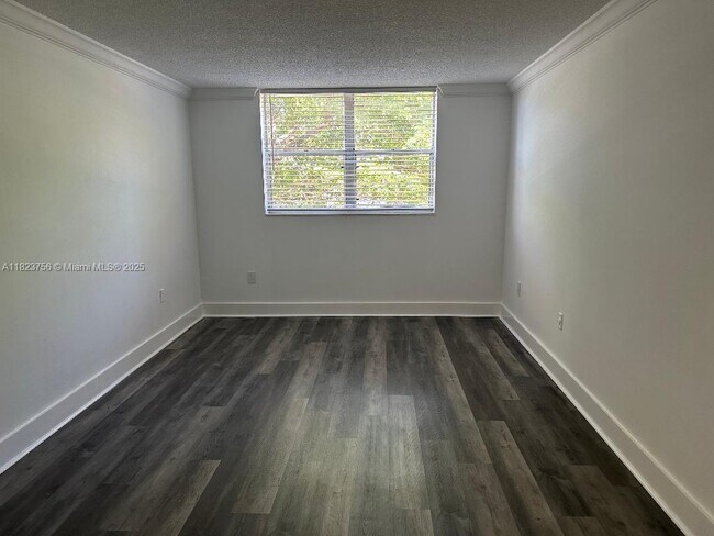Building Photo - 1805 Sans Souci Blvd