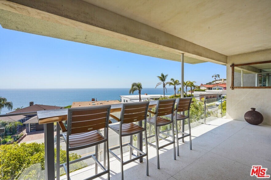 Building Photo - 18101 Coastline Dr