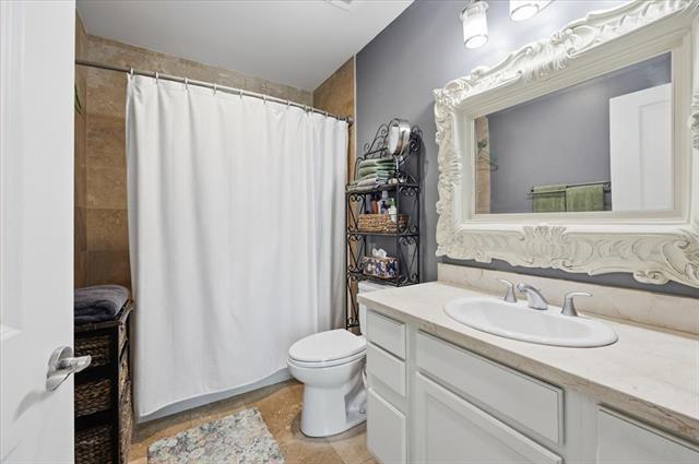 Building Photo - 500 Throckmorton St