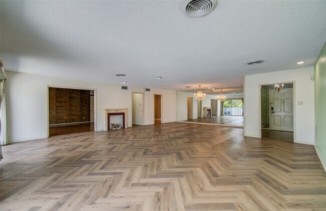 Building Photo - 2700 Bellefontaine St