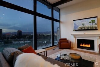 Building Photo - 3323 Ione Dr