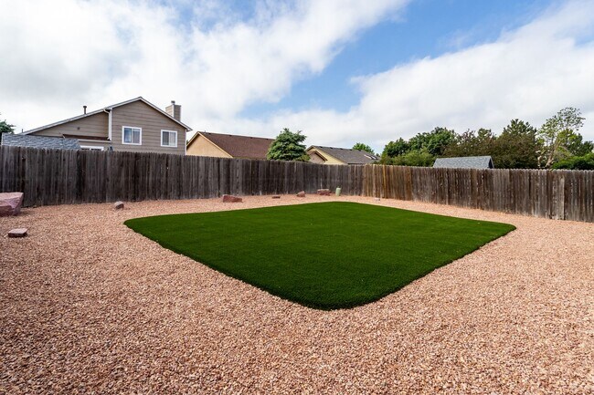 Building Photo - 4815 Tory Ridge Dr