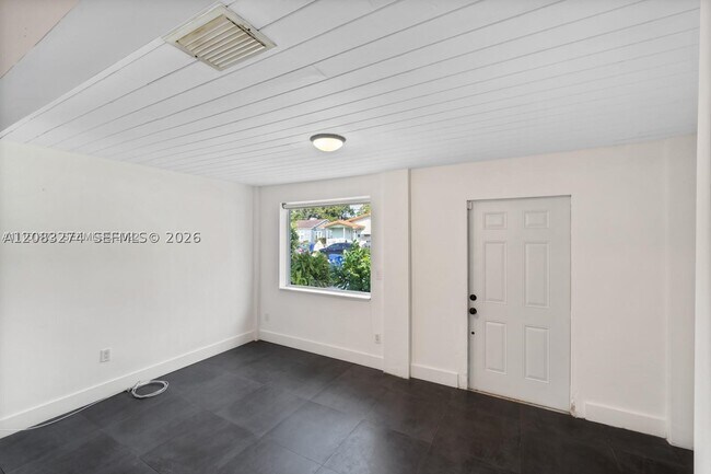Building Photo - 534 NW 50th St