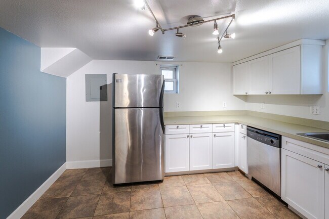 Building Photo - Updated Lower-Level Apartment Steps From Downtown Littleton!