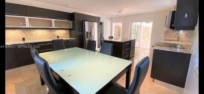 Building Photo - 100 S Prospect Dr