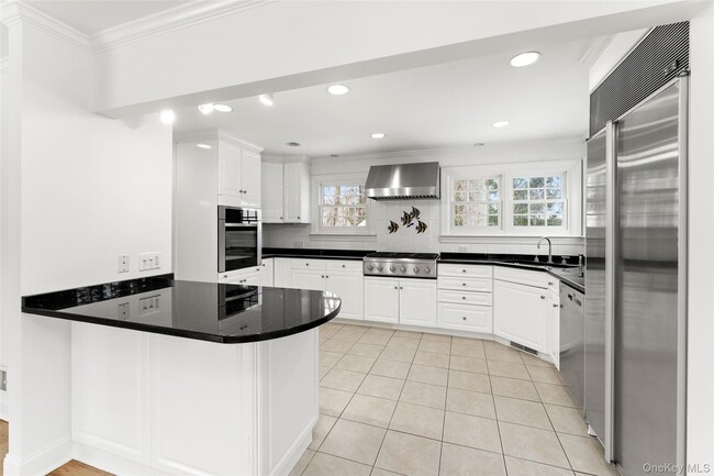 Building Photo - 14 Wakefield Rd