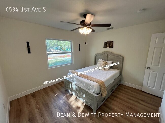 Building Photo - 6534 1st Ave S