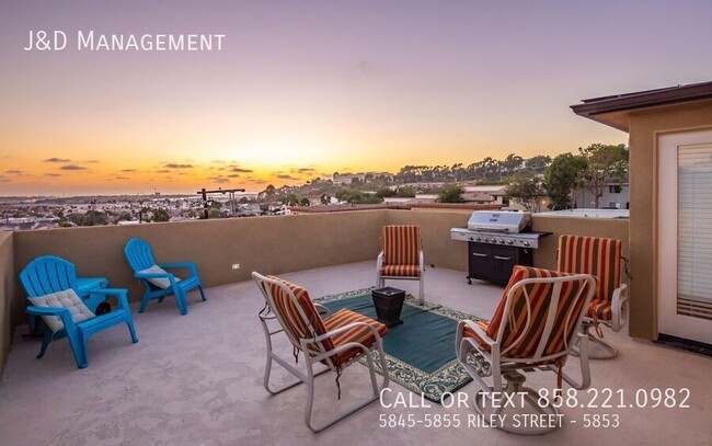 Building Photo - Gorgeous Townhome w/ Rooftop Decks and Oce...