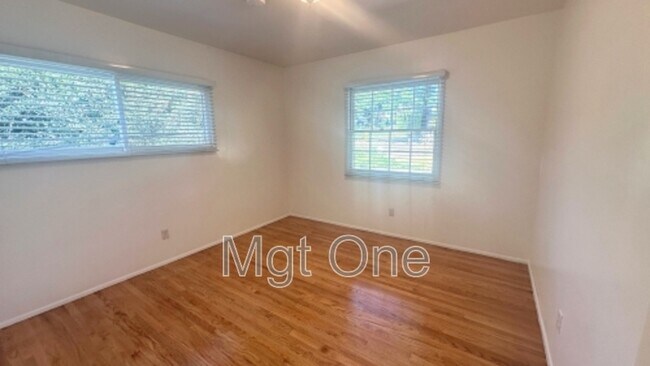 Building Photo - 2944 McAllister St