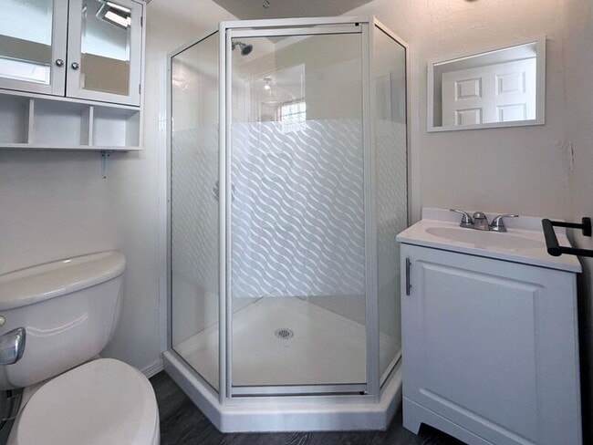 Building Photo - 731 W 8th Ave